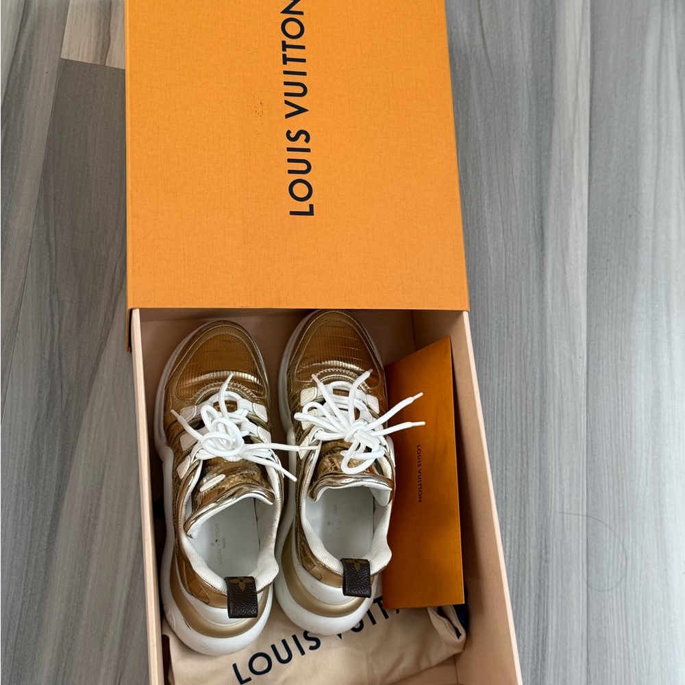 Louis Vuitton Metallic Gold - Picture 4 of 5